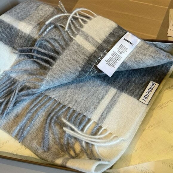 Burberry Cashmere Scarf - Picture 2 of 4